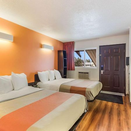 Motel 6-Lethbridge, Ab Экстерьер фото